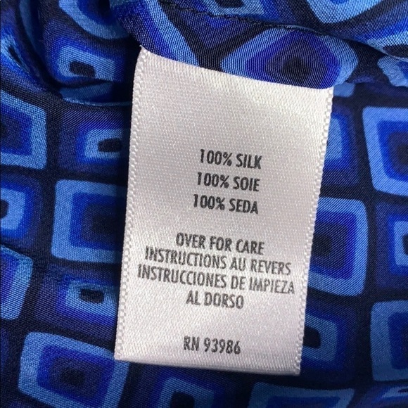 Petite Sophisticate Silk V Neck button down blouse blue aop print - Picture 5 of 6